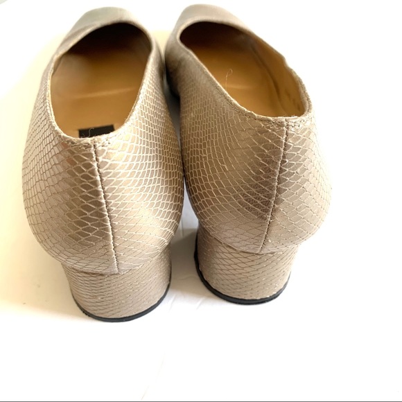 Stuart Weitzman square toe cream leather heels - Picture 2 of 8